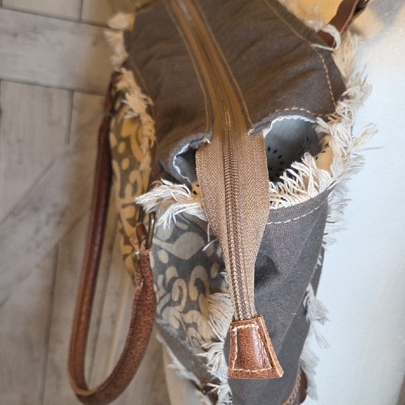 Myra Bag Elegant Gray and Brown Tote - Picture 15 of 16